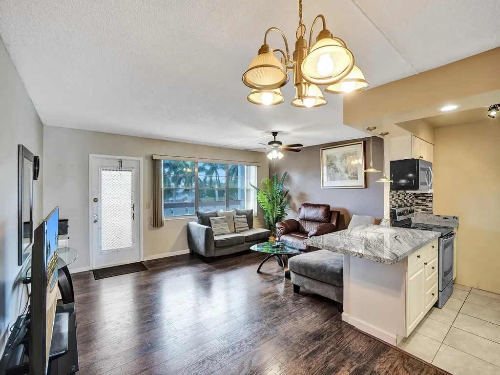 3014 Cornwall A Boca Raton FL 33434