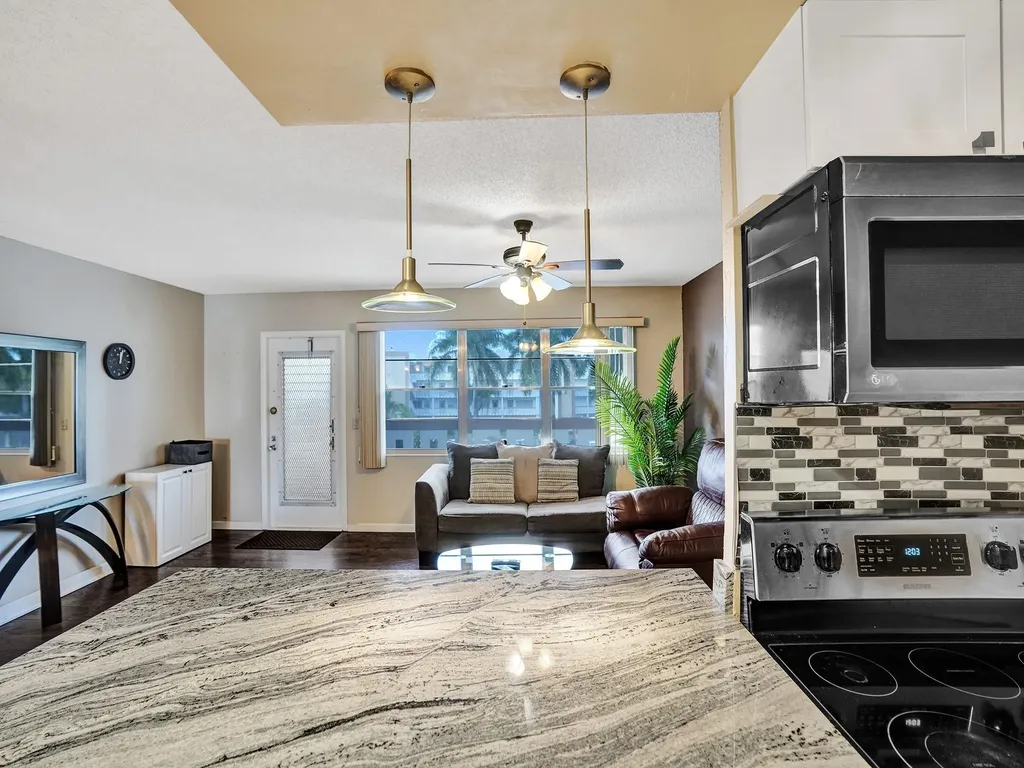 3014 Cornwall A Boca Raton FL 33434
