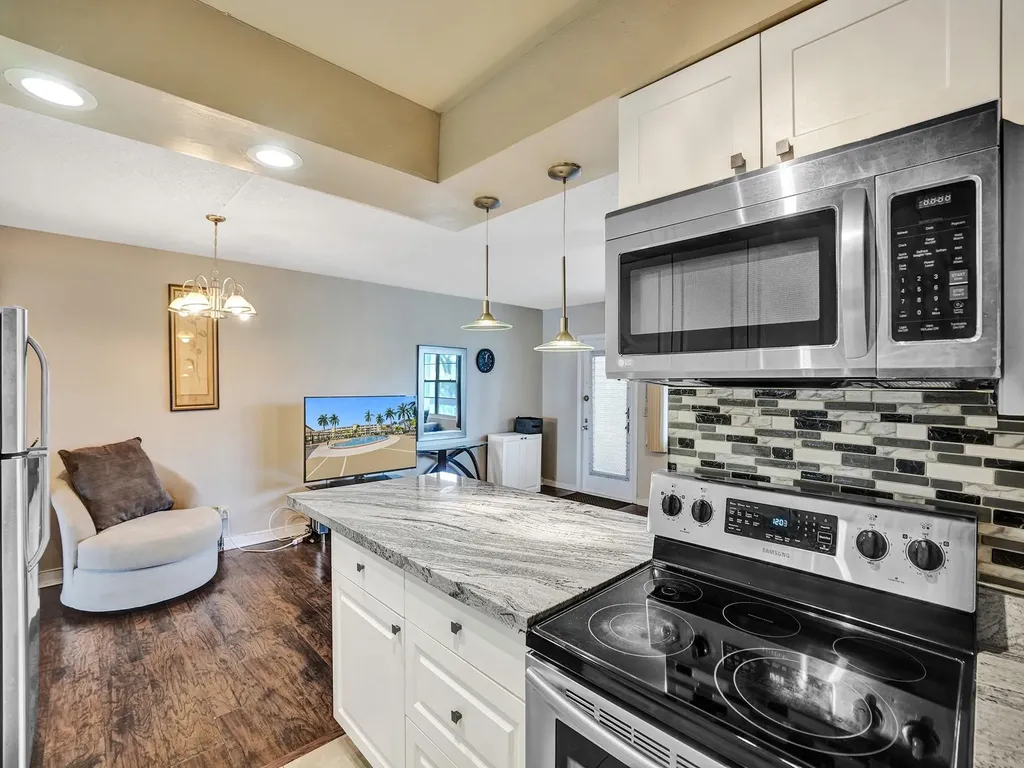 3014 Cornwall A Boca Raton FL 33434