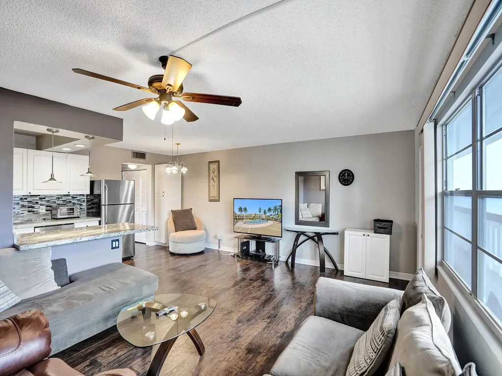 3014 Cornwall A Boca Raton FL 33434
