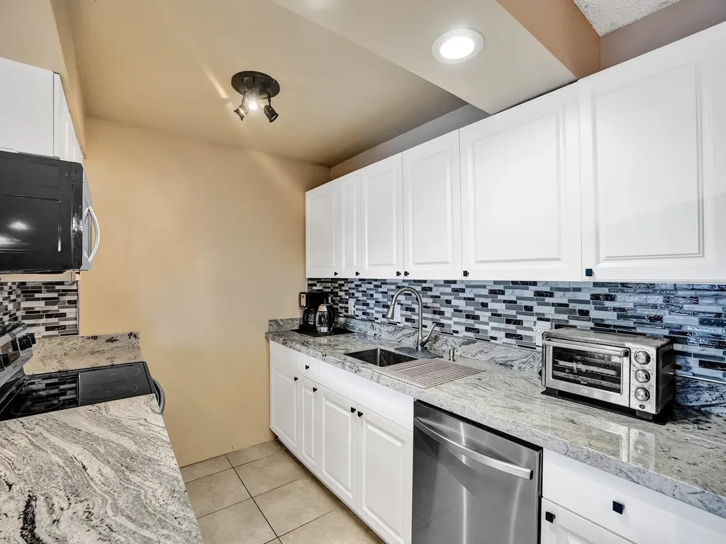 3014 Cornwall A Boca Raton FL 33434