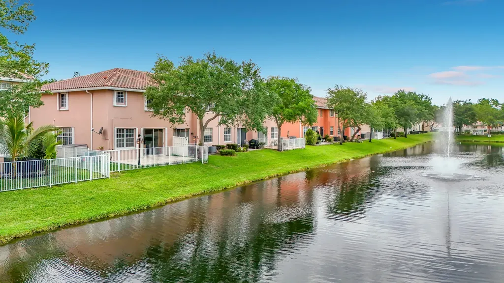 3990 NW 92nd Avenue Sunrise FL 33351