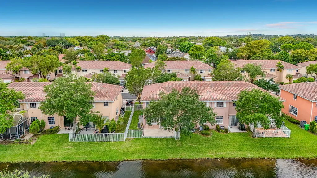 3990 NW 92nd Avenue Sunrise FL 33351