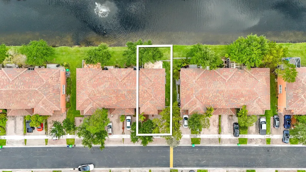 3990 NW 92nd Avenue Sunrise FL 33351