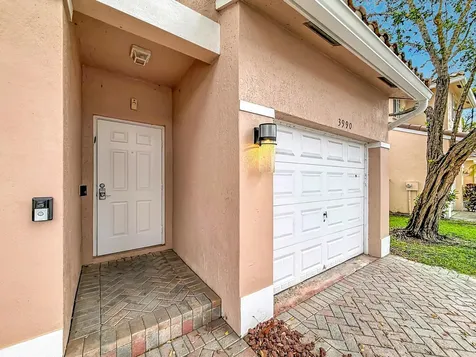 3990 NW 92nd Avenue Sunrise FL 33351