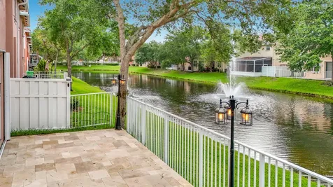 3990 NW 92nd Avenue Sunrise FL 33351