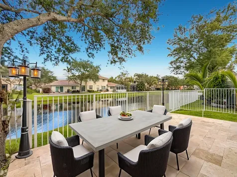 3990 NW 92nd Avenue Sunrise FL 33351