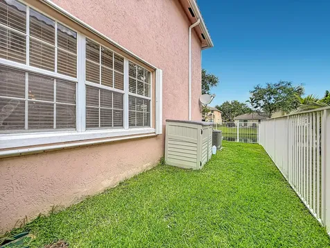 3990 NW 92nd Avenue Sunrise FL 33351