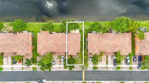 3990 NW 92nd Avenue Sunrise FL 33351