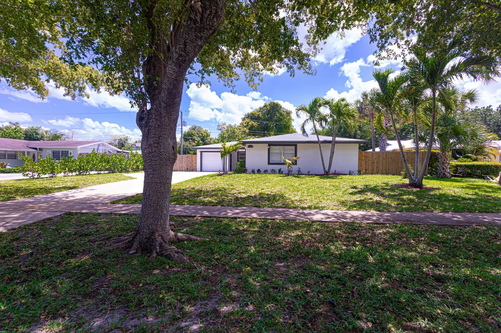 5756 Orchard Way West Palm Beach FL 33417