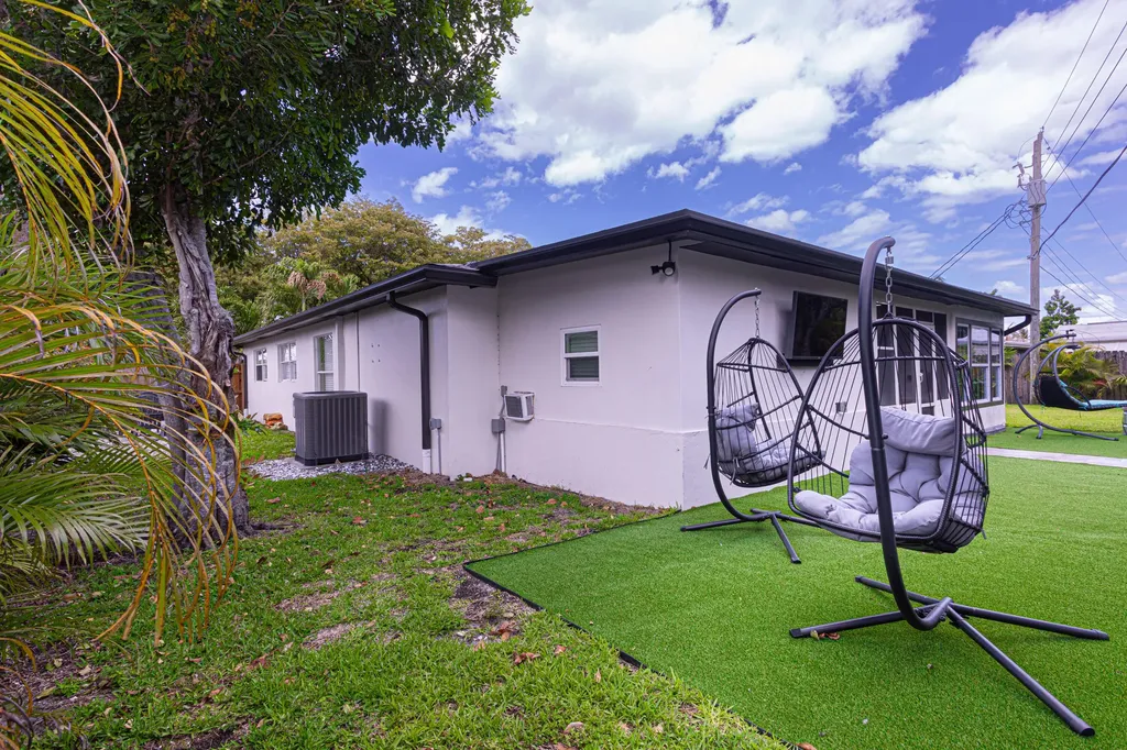 5756 Orchard Way West Palm Beach FL 33417
