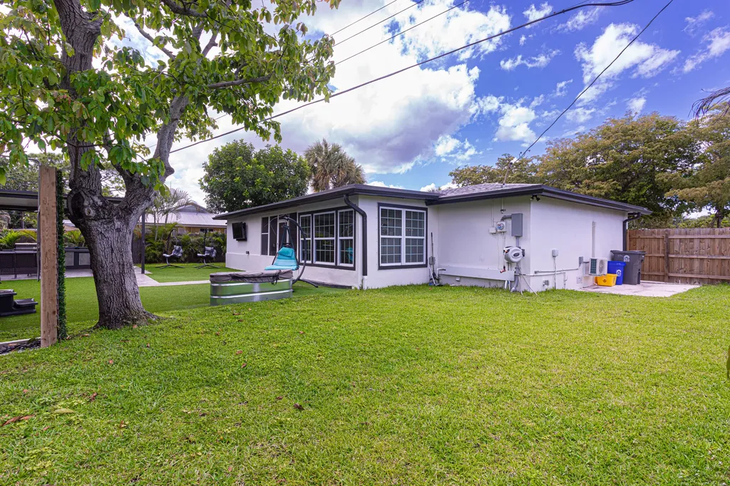 5756 Orchard Way West Palm Beach FL 33417