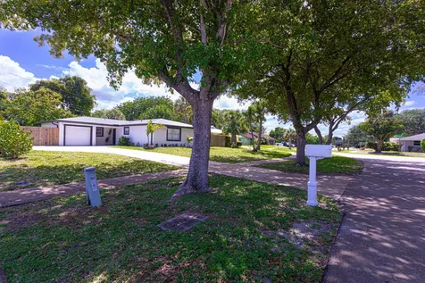 5756 Orchard Way West Palm Beach FL 33417