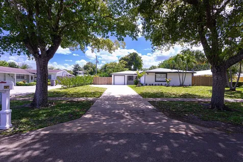5756 Orchard Way West Palm Beach FL 33417