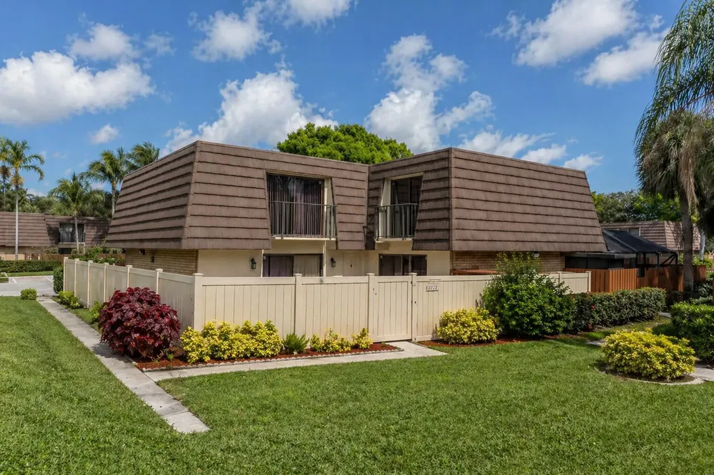 7312 73rd Way West Palm Beach FL 33407