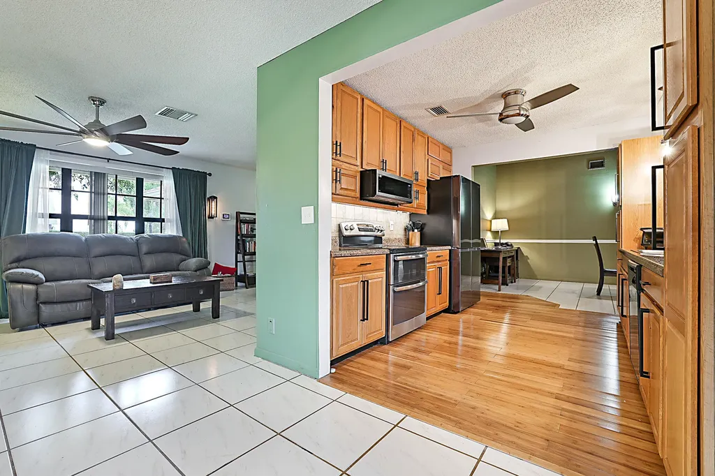 8272 Blue Cypress Drive Lake Worth FL 33467
