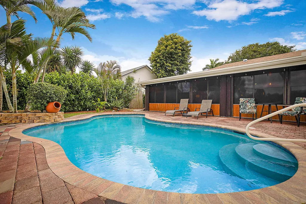 8272 Blue Cypress Drive Lake Worth FL 33467