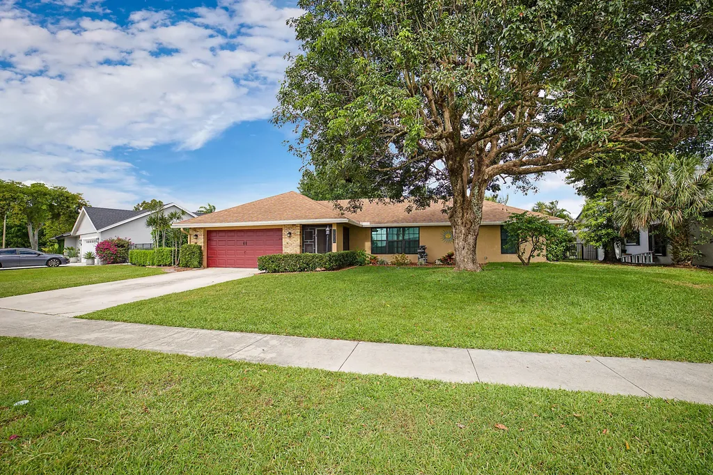 8272 Blue Cypress Drive Lake Worth FL 33467