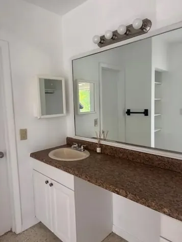 1911 NE 8th Court Fort Lauderdale FL 33304