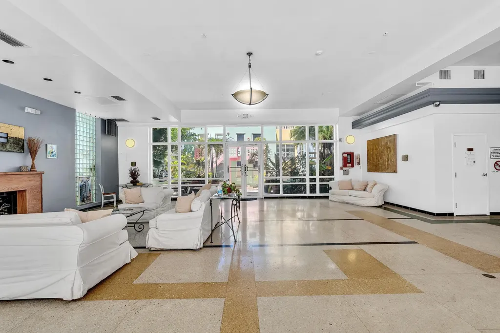 1460 Ocean Drive Miami Beach FL 33139