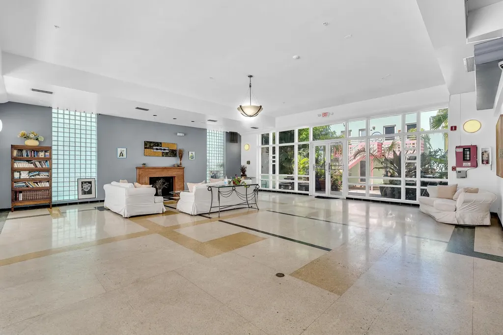 1460 Ocean Drive Miami Beach FL 33139