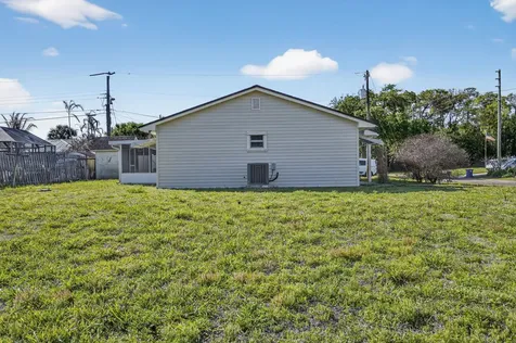 10841 SE Fir Drive Hobe Sound FL 33455