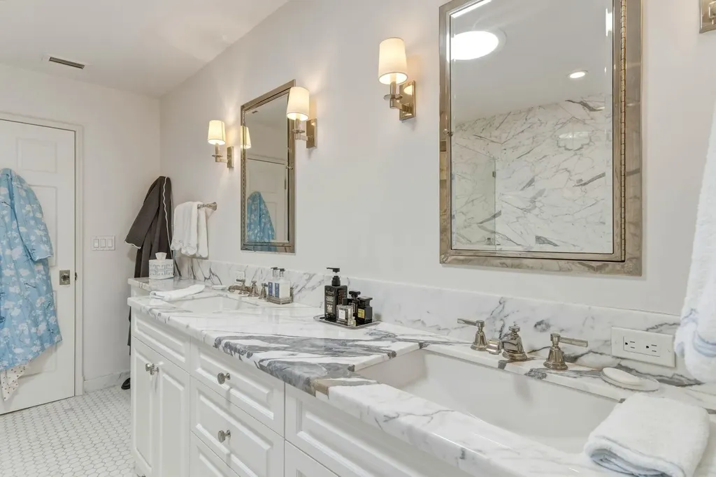 152 Chilean Avenue Palm Beach FL 33480