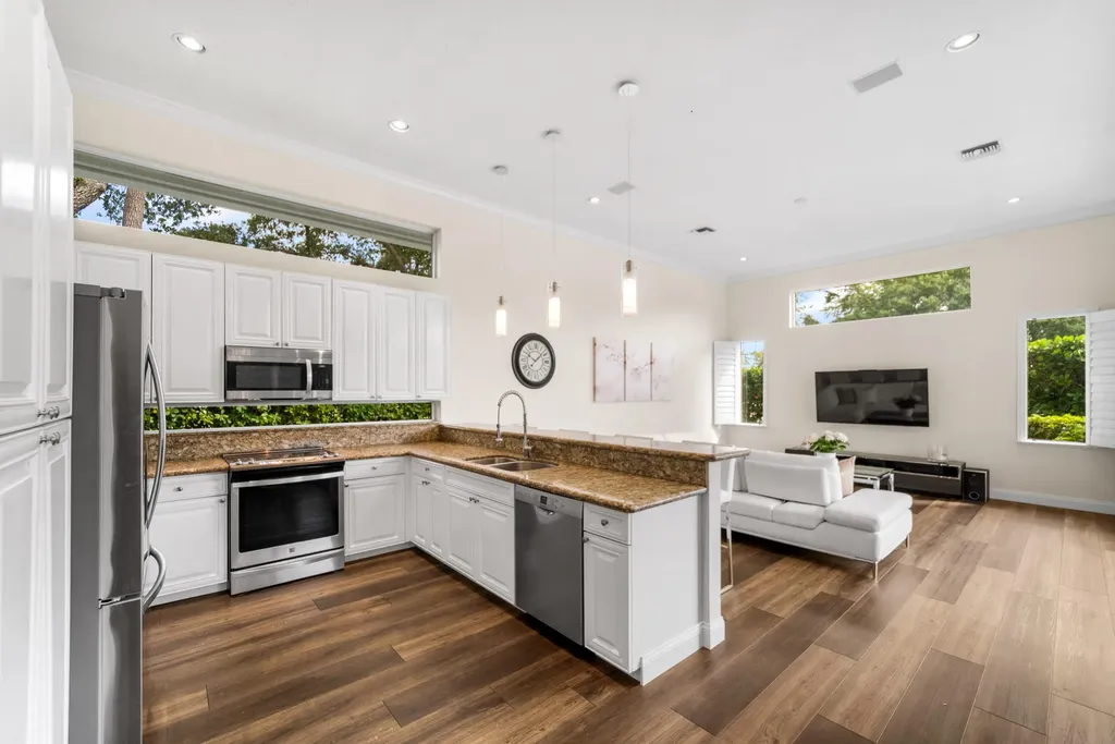 7276 NW 63rd Terrace Parkland FL 33067