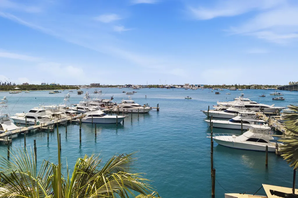 178 Lake Drive Palm Beach Shores FL 33404