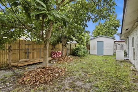 8230 SW 4th Place North Lauderdale FL 33068