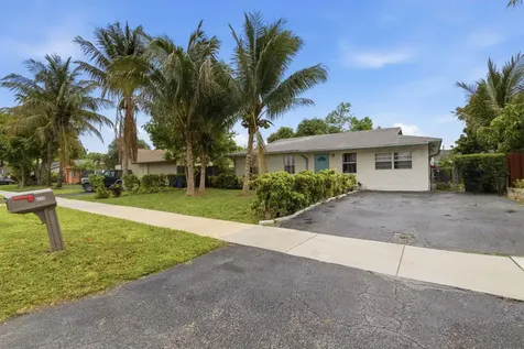 8230 SW 4th Place North Lauderdale FL 33068
