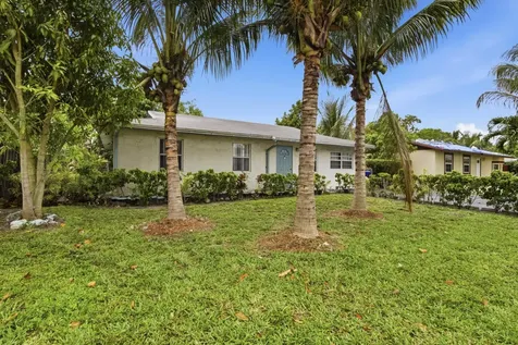 8230 SW 4th Place North Lauderdale FL 33068