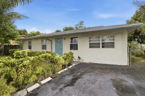 8230 SW 4th Place North Lauderdale FL 33068