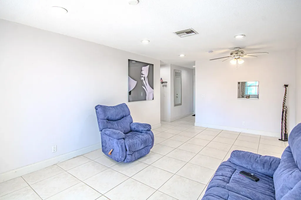 2222 NE 1st Way Boynton Beach FL 33435