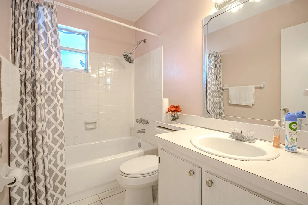 2222 NE 1st Way Boynton Beach FL 33435