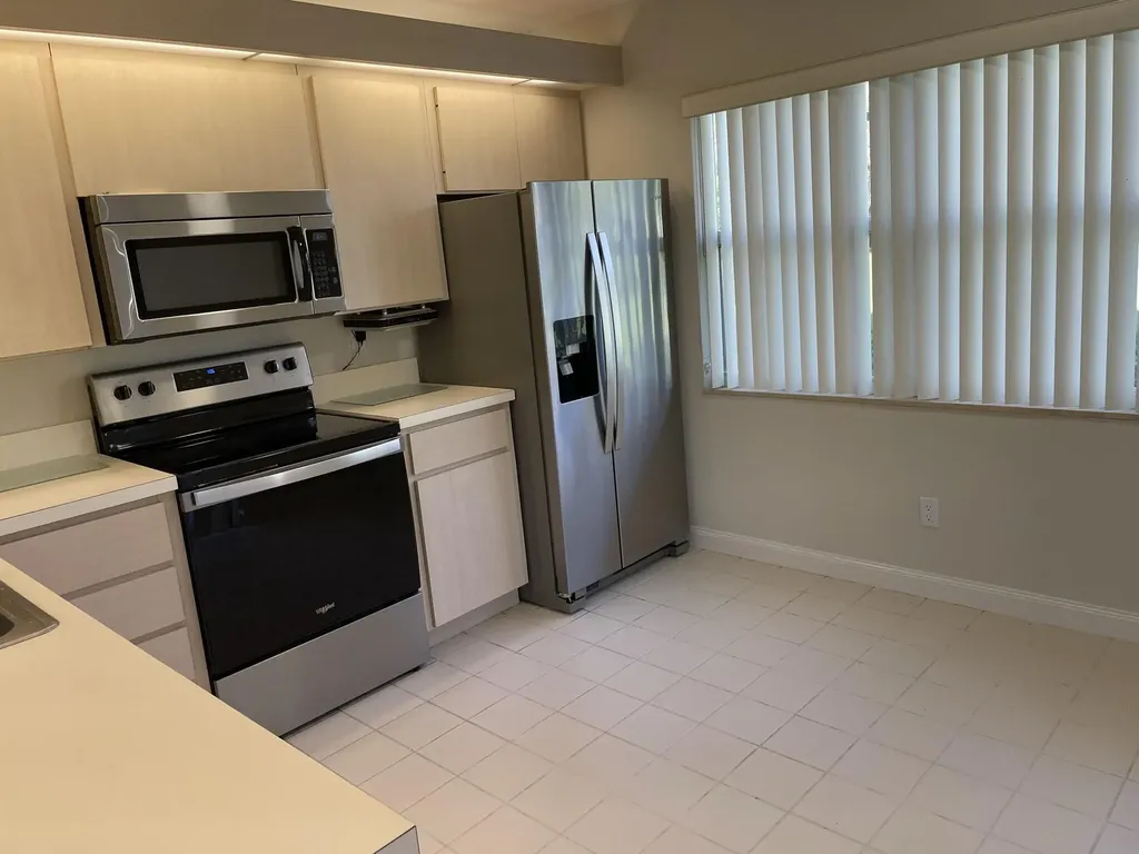 43 Essex Court Royal Palm Beach FL 33411