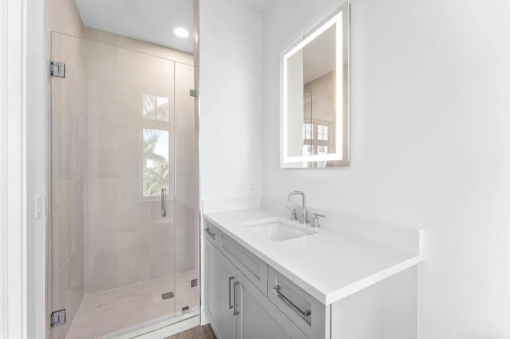 180 Lake Drive Palm Beach Shores FL 33404