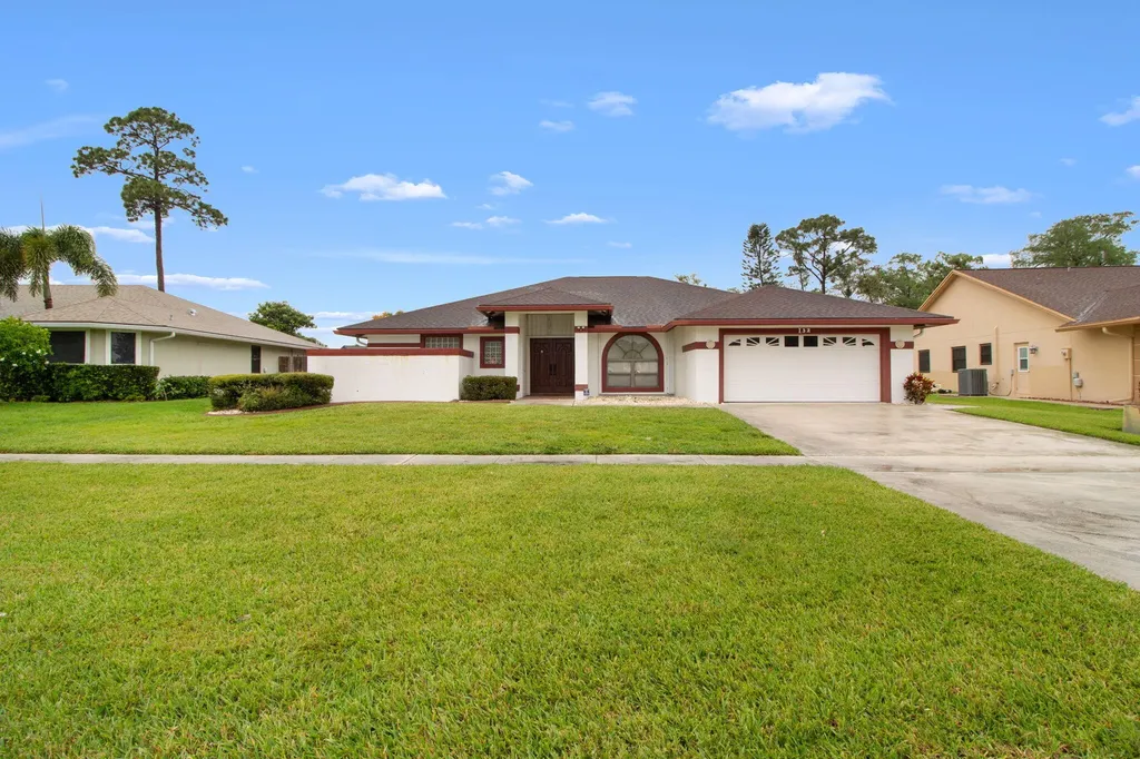 132 Kings Way Royal Palm Beach FL 33411