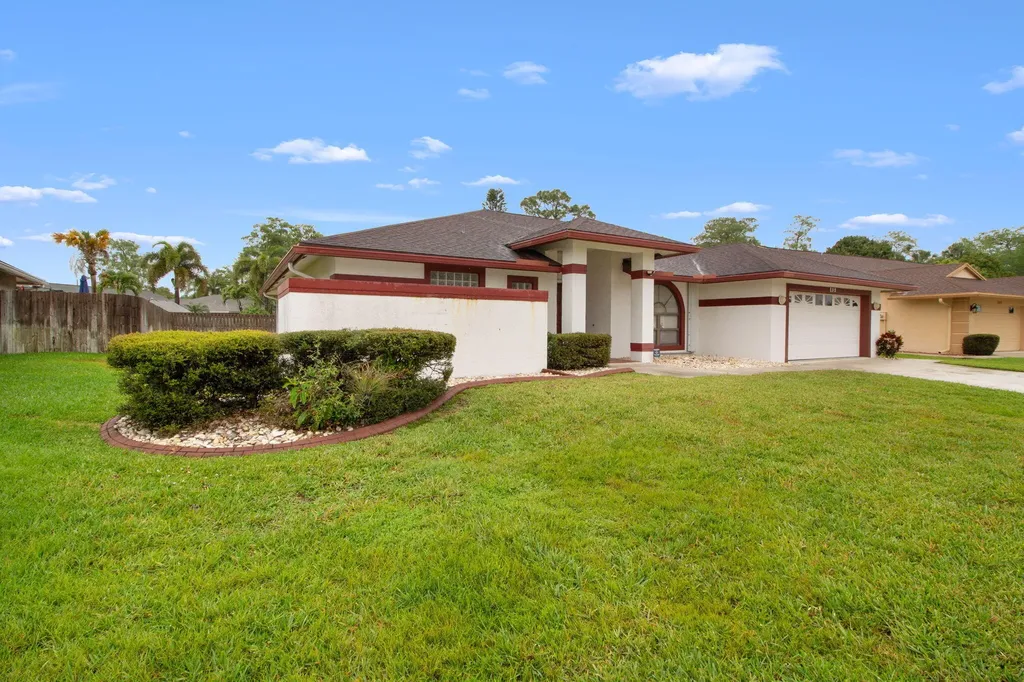 132 Kings Way Royal Palm Beach FL 33411
