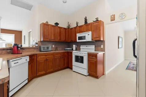 132 Kings Way Royal Palm Beach FL 33411