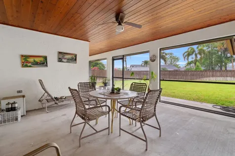 132 Kings Way Royal Palm Beach FL 33411