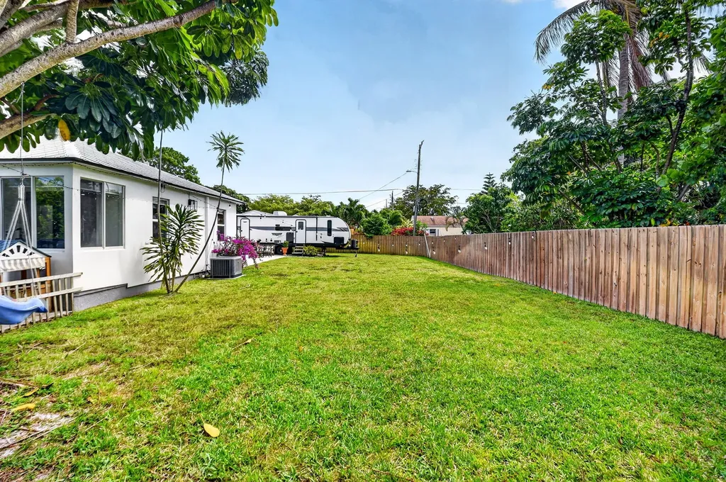 702 Forest Hill Boulevard West Palm Beach FL 33405