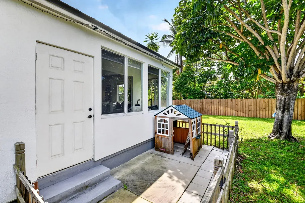 702 Forest Hill Boulevard West Palm Beach FL 33405