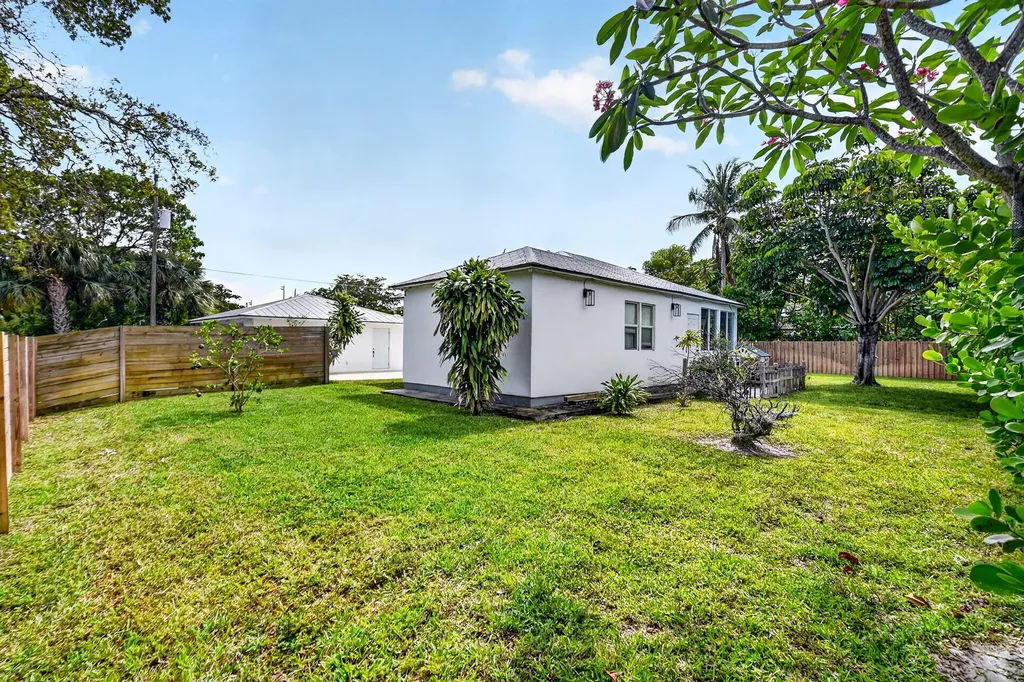 702 Forest Hill Boulevard West Palm Beach FL 33405