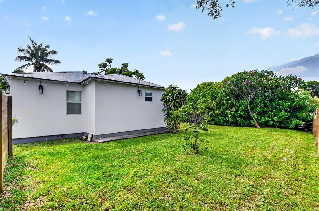 702 Forest Hill Boulevard West Palm Beach FL 33405