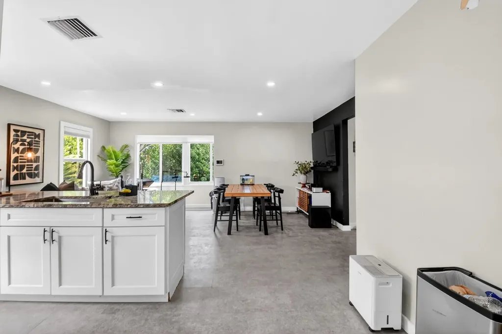 702 Forest Hill Boulevard West Palm Beach FL 33405