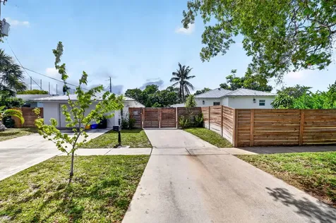 702 Forest Hill Boulevard West Palm Beach FL 33405
