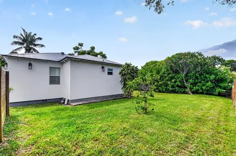 702 Forest Hill Boulevard West Palm Beach FL 33405