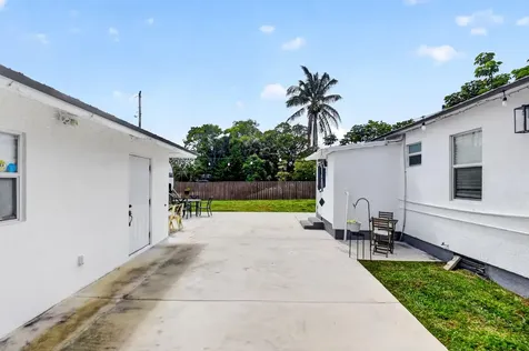 702 Forest Hill Boulevard West Palm Beach FL 33405