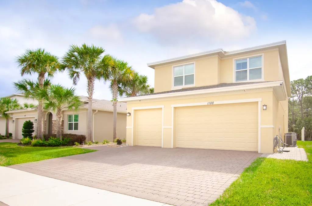 1188 NW Leonardo Circle Port St Lucie FL 34986